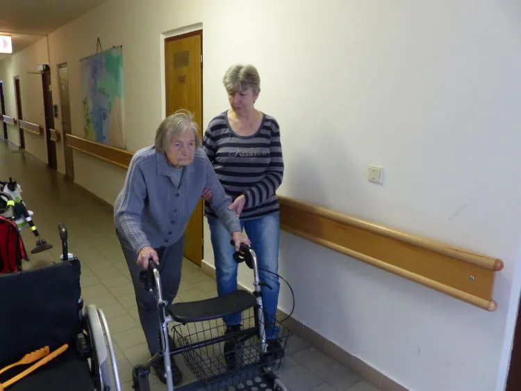 Pečovatelská služba v domácnosti (pomoc při samostatném pohybu)